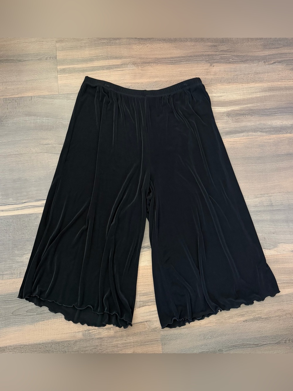 Vintage Units Woman Volup Black Ribbed Wide Leg Ruffle Hem Gaucho Pants Size 2XL